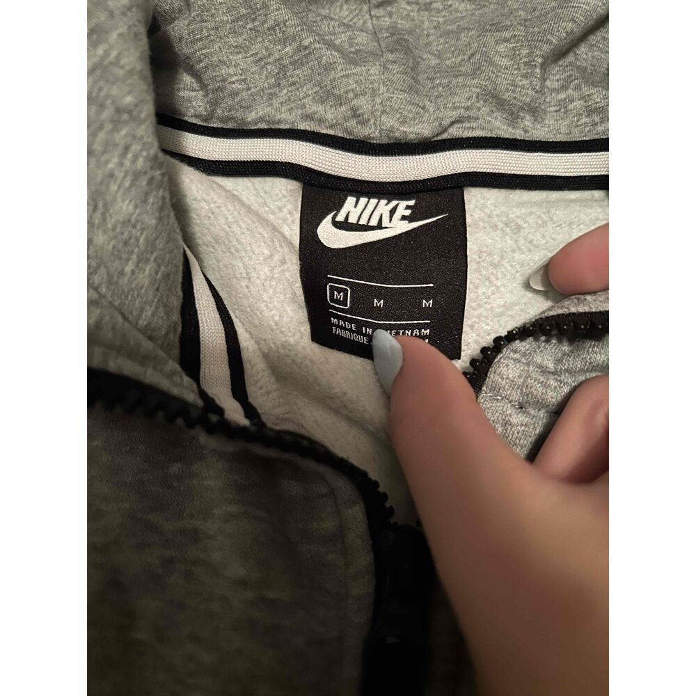 Nike Grey Zip-up Drawstring Hood Striped Cuffs Logo Patch Hoodie Size Medium - Picture 3 of 5
